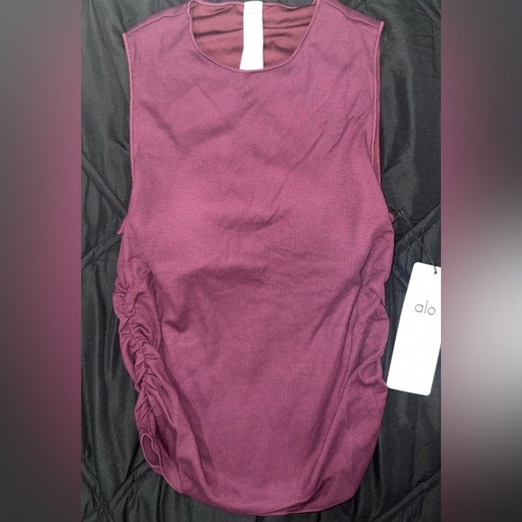 Alo Ribbed En Pointe Tank - Picture 4 of 5